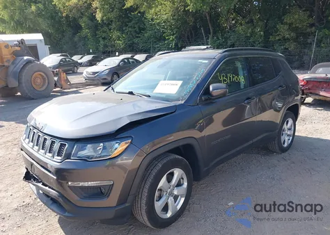 2021 Jeep Compass Latitude 4X4 из США, поврежденный, VIN 3C4NJDBBXMT598986